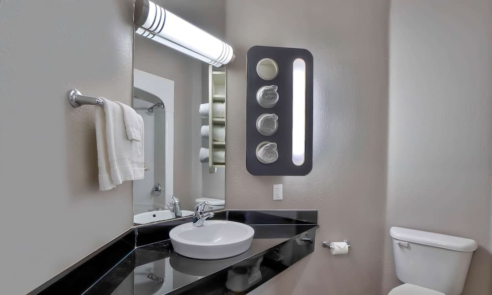 Motel 6 Benbrook, TX - Fort Worth