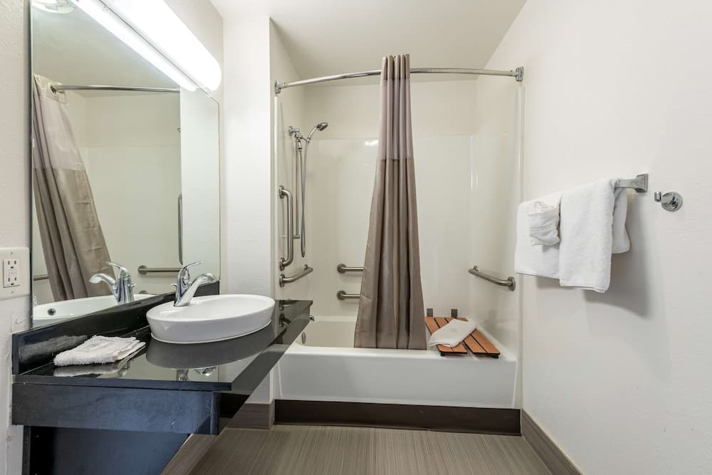 Studio 6 Monroe, LA - Hwy 165