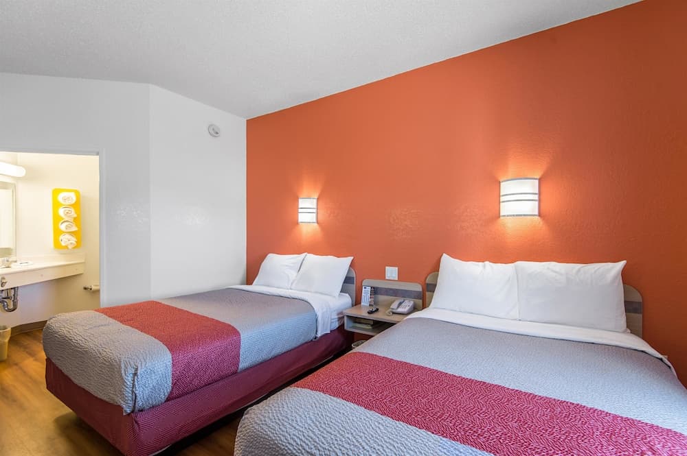 Motel 6 Junction City, KS