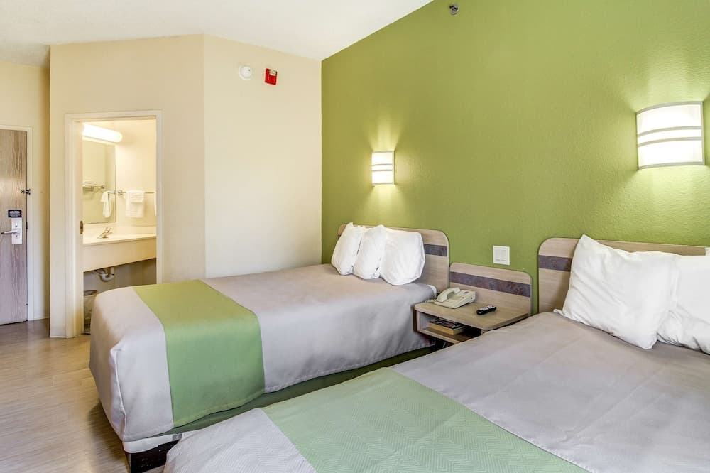 Motel 6 Medina, OH - Cleveland