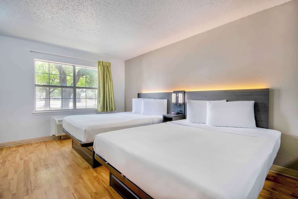 Studio 6 San Antonio, TX - Six Flags