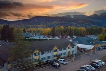 Prestige Hudson Bay Lodge & Conference Centre, WorldHotels Crafted Collection