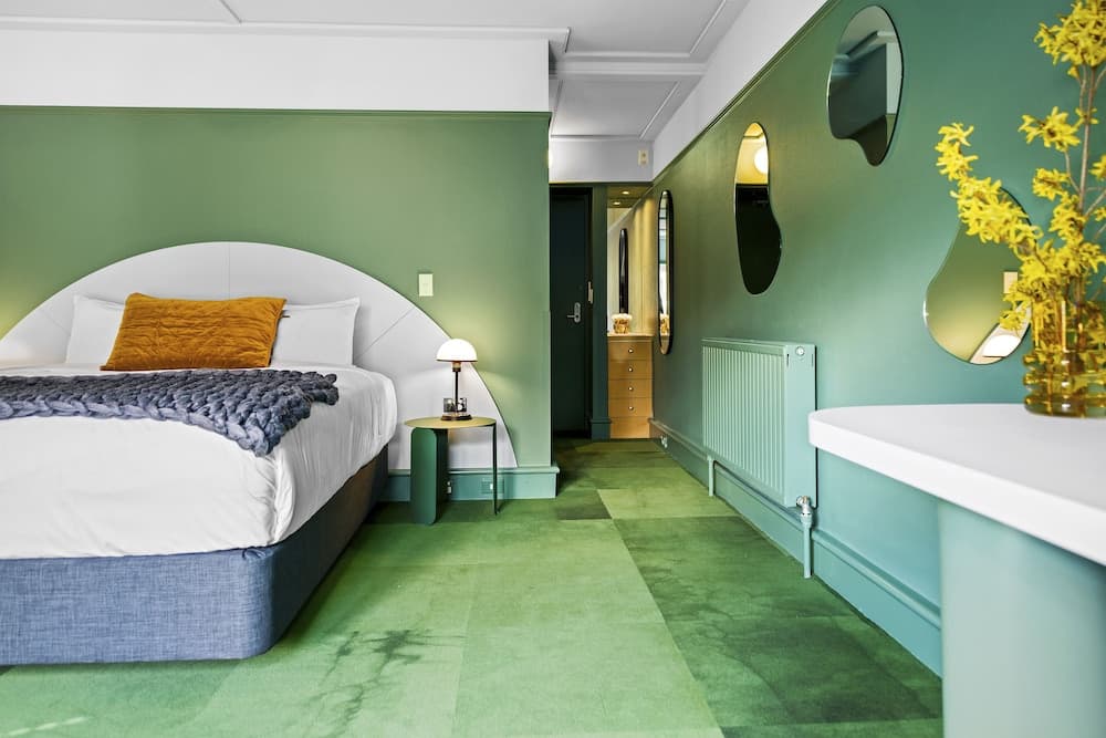 The Central Hotel Queenstown, A Naumi Chapter