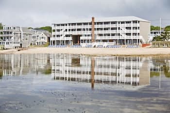 Surfside Hotel and Suites