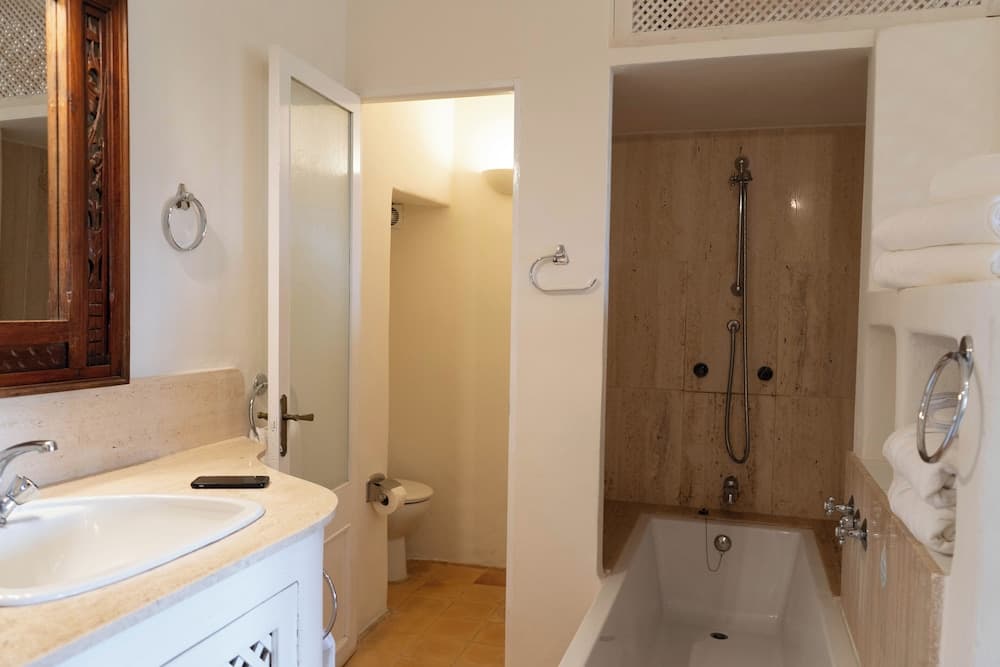 Reserva Rotana Hotel