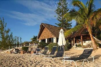 Fernandez Bay Village