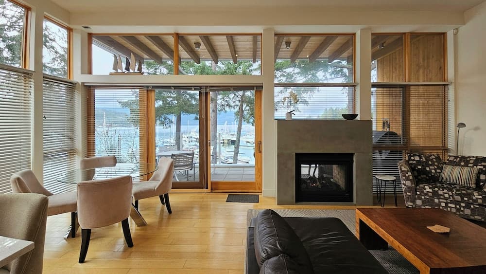 Brentwood Bay Resort & Spa