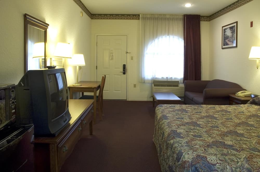 Budget Host, Hempstead Inn