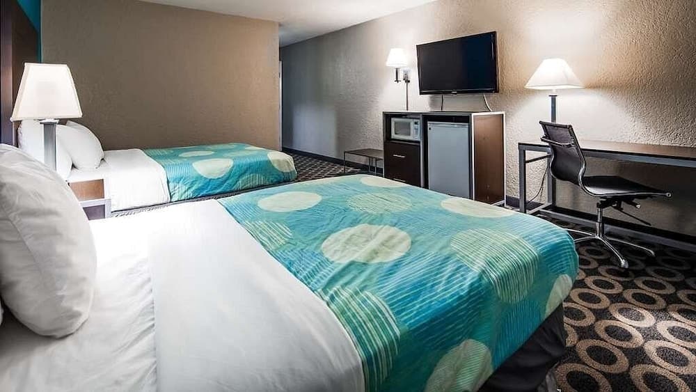 Travelodge by Wyndham San Antonio Downtown Northeast