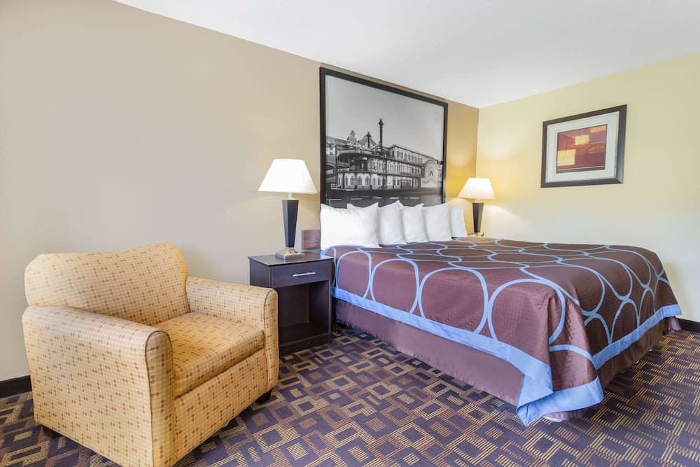 Super 8 by Wyndham Decorah