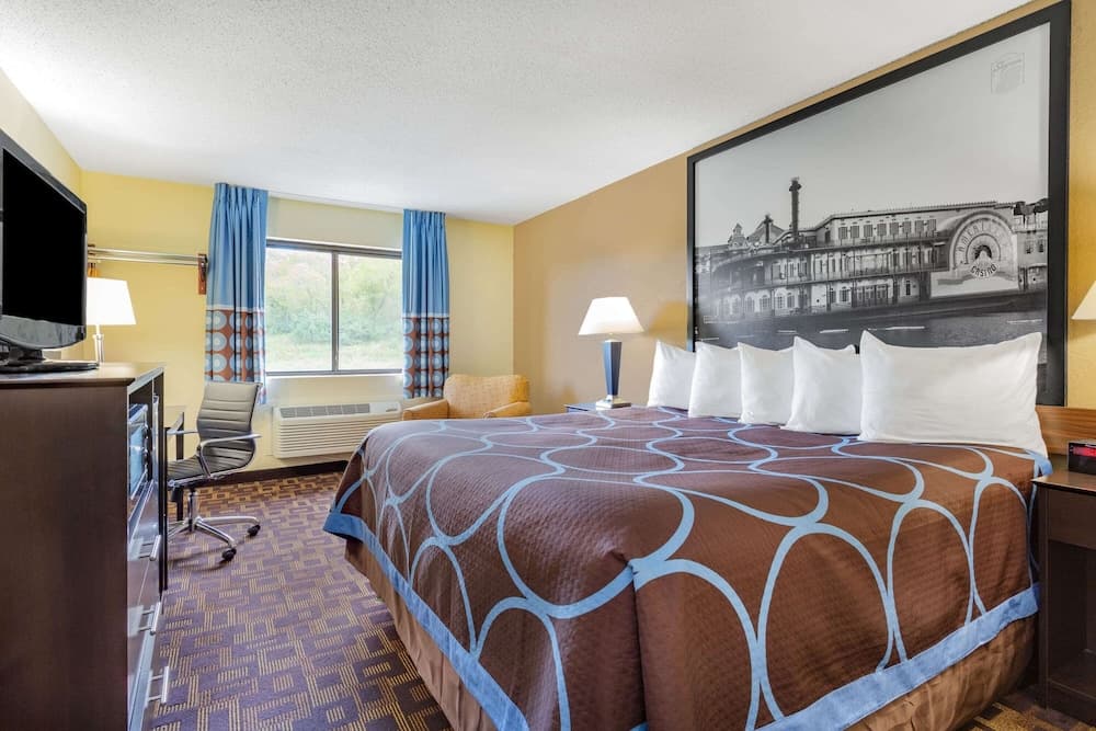 Super 8 by Wyndham Decorah