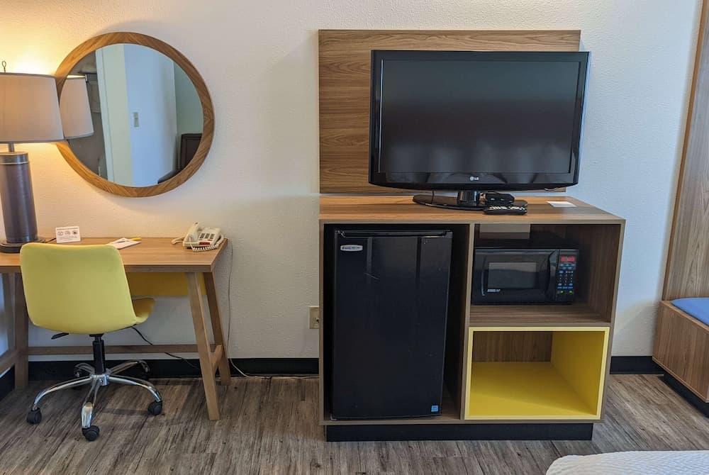 Days Inn by Wyndham Lake Havasu