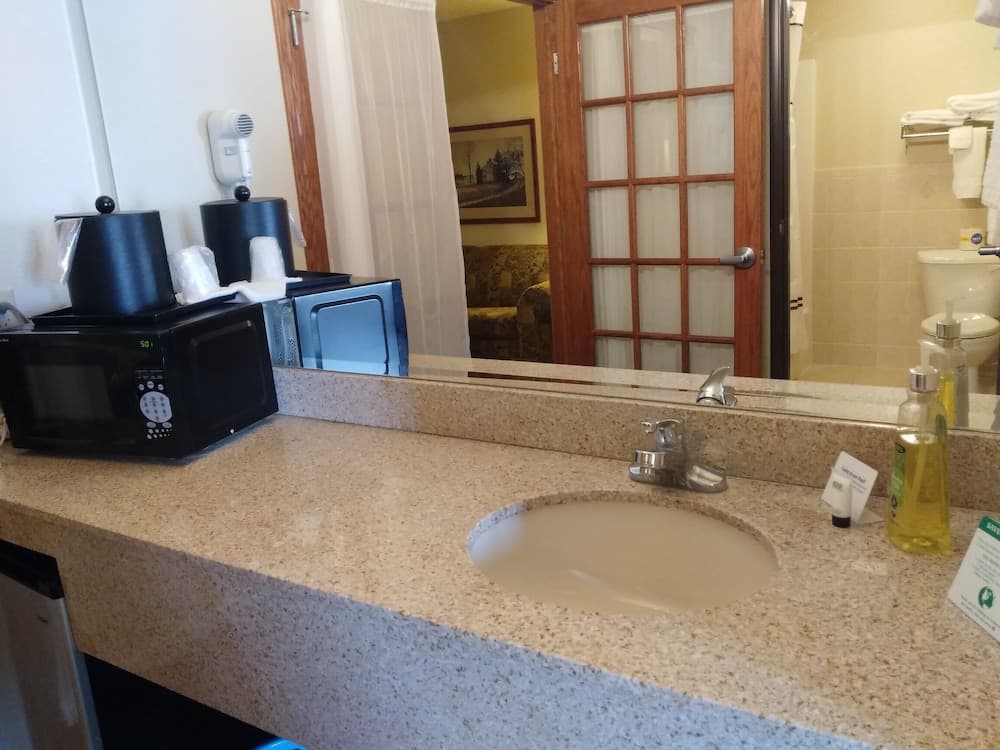 Madelia Hotel & Suites