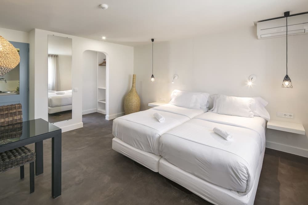 Costa D’Oiro Ambiance Village