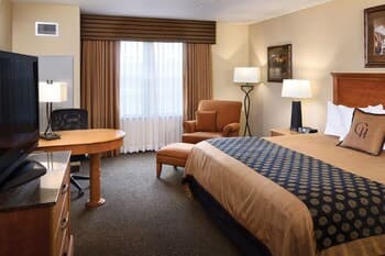 Clubhouse Hotel Suites Sioux Falls