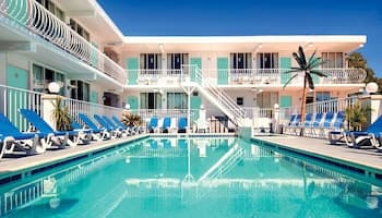 Daytona Inn And Suites