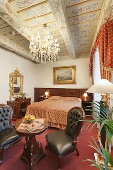 Hotel U Zlatého Stromu Prague by BHG