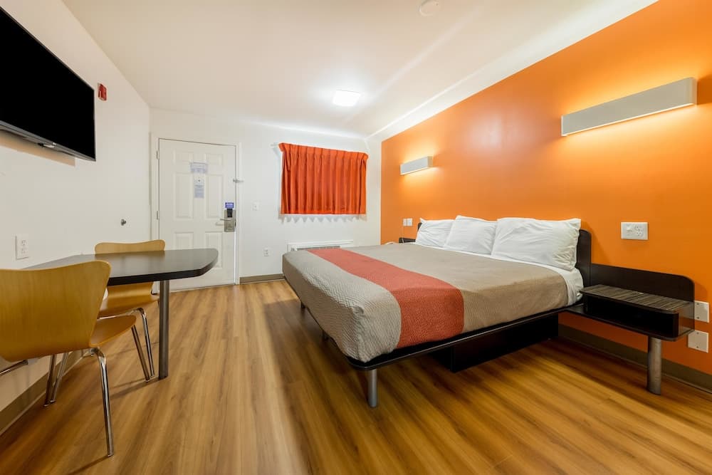 Motel 6 Greenville, SC