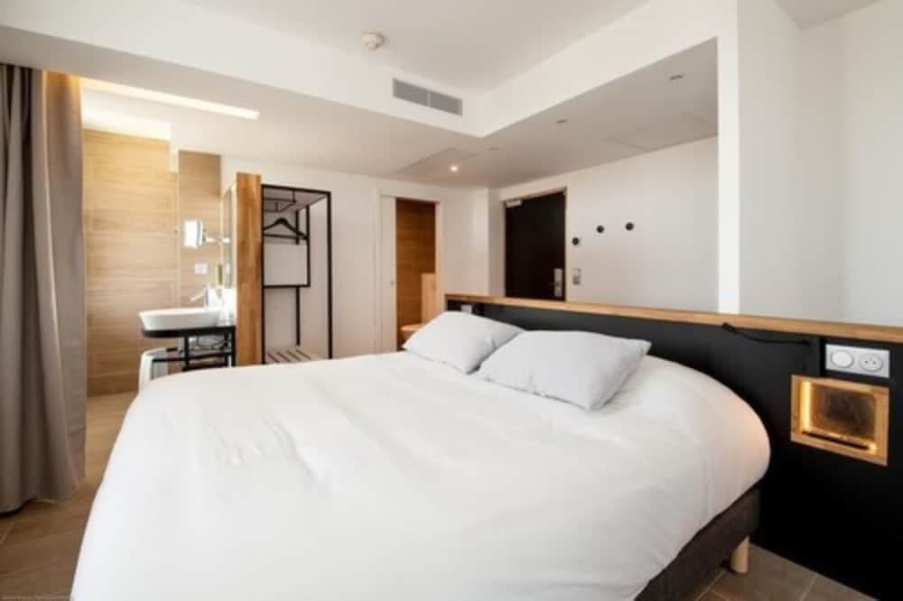 Mercure Avignon TGV Hotel et Spa