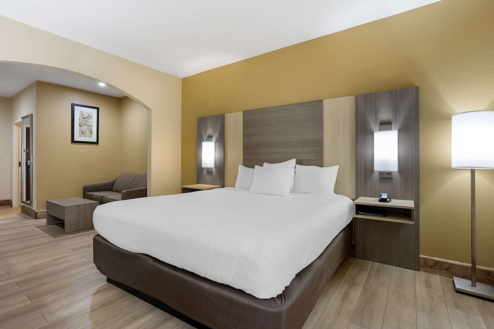 Best Western Plus Springfield Airport Inn