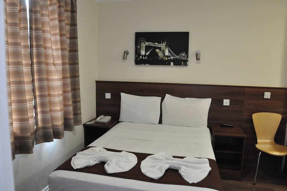 Ascot Hyde Park Hotel