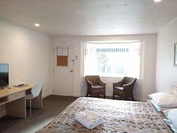 Colonial on Gladstone