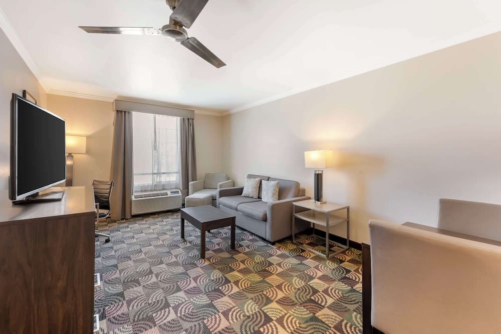 Best Western Plus Country Park Hotel