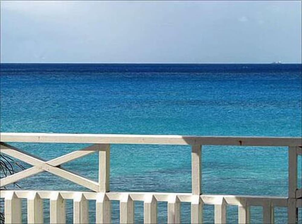 Cassandra 2 Beach Apartments