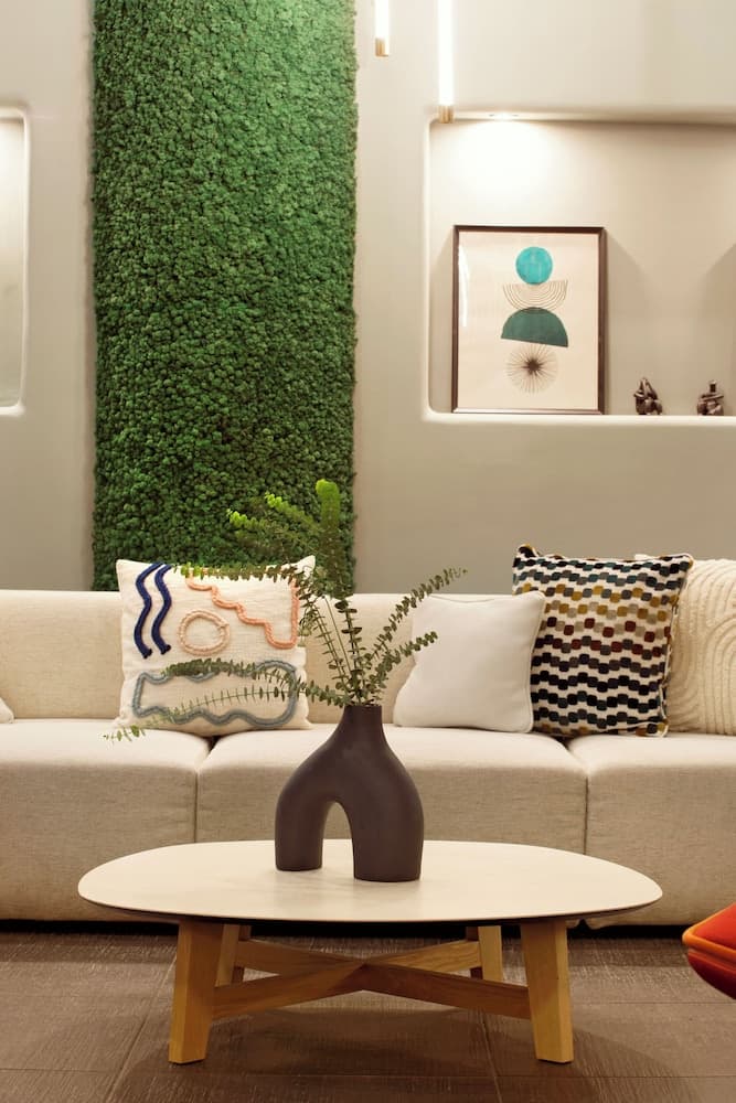 Zeus Essence Bucharest Central