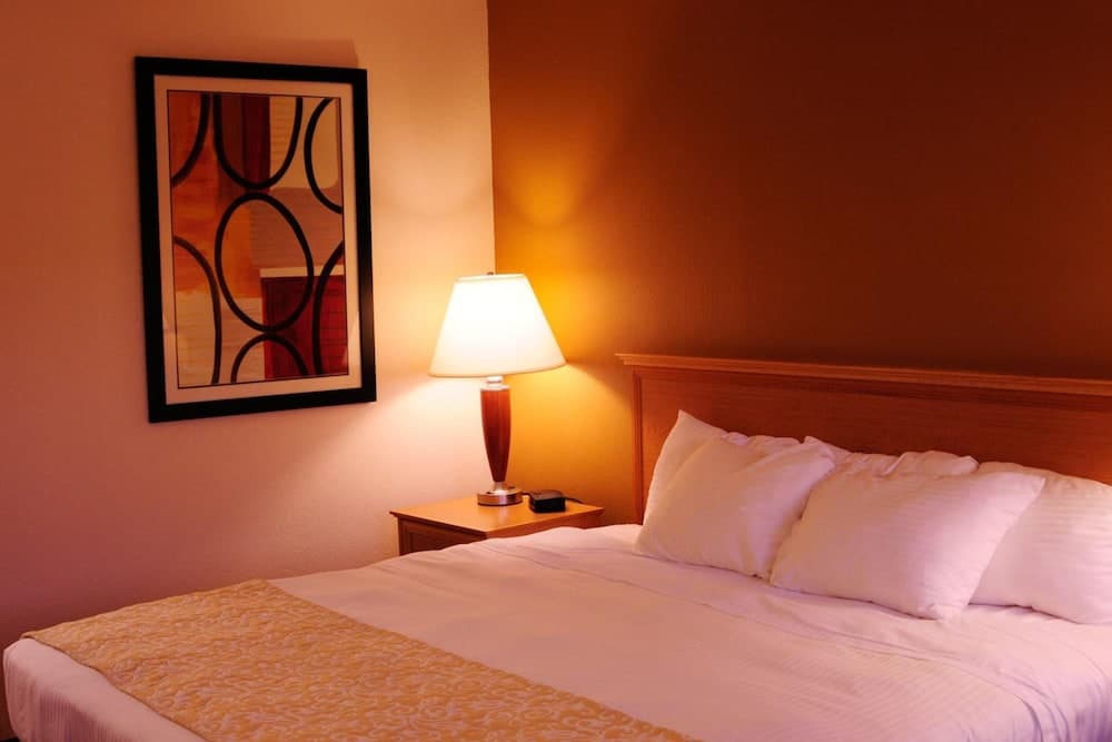 Whispering Hills Inn