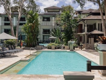 Pullman Palm Cove Sea Temple Resort and Spa