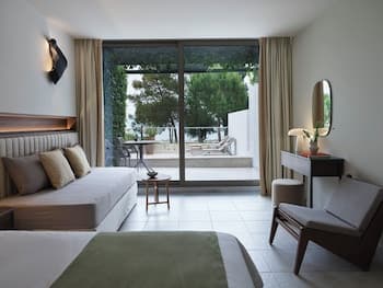 Kontokali Bay Resort & Spa