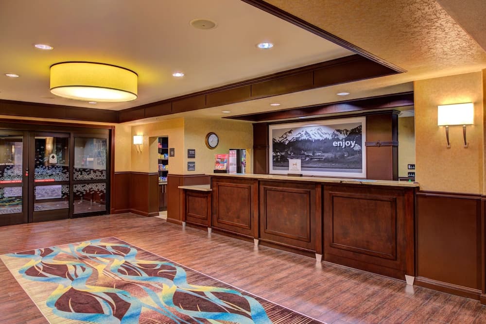 Hampton Inn & Suites Ontario