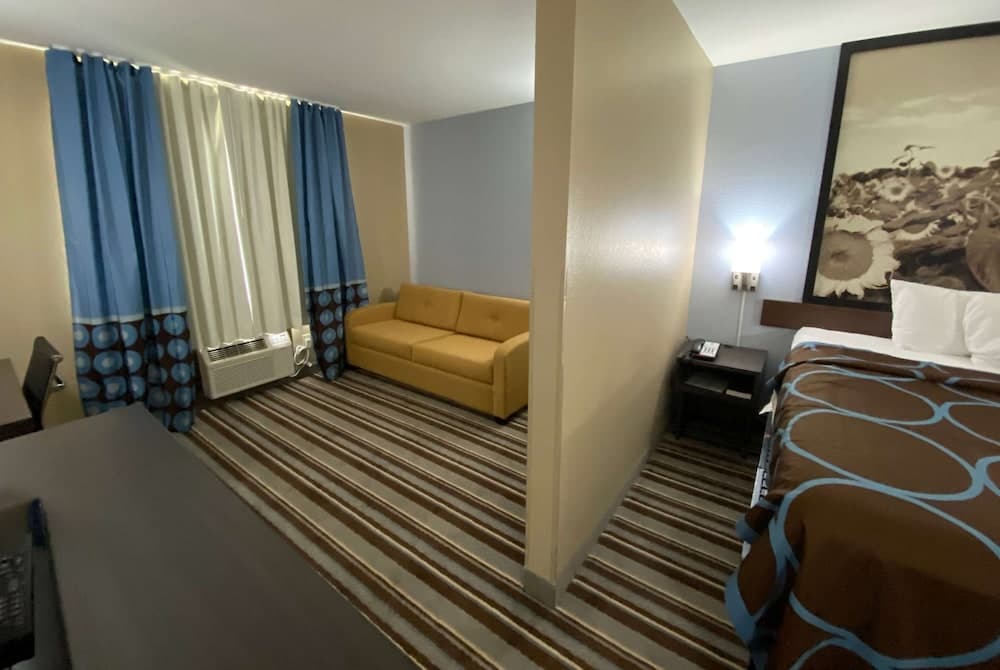 Super 8 by Wyndham Independence KS