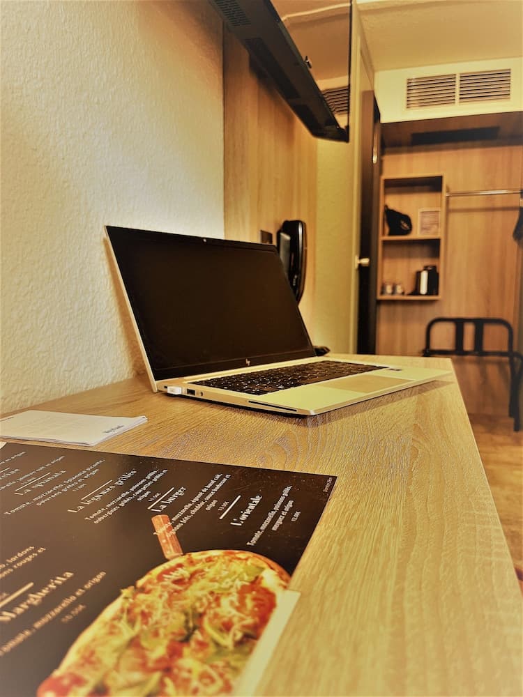 Kyriad Marseille - Vitrolles Aéroport