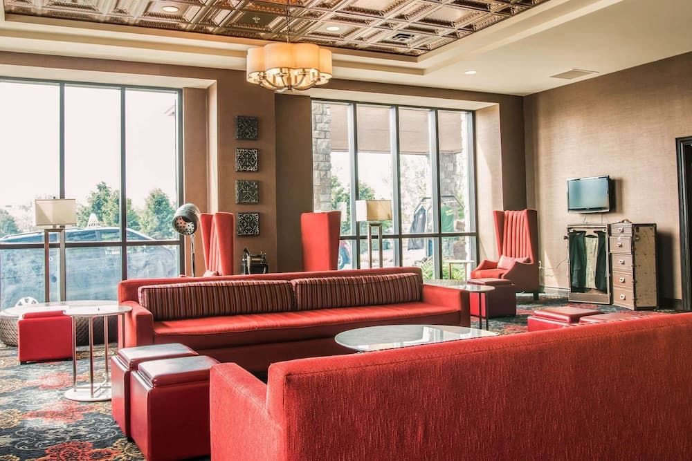 Shoreline Inn & Conference Center, an Ascend Collection Hotel