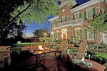 Cloran Mansion Bed & Breakfast