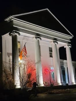 House of 1833 Bed & Breakfast & Gardens