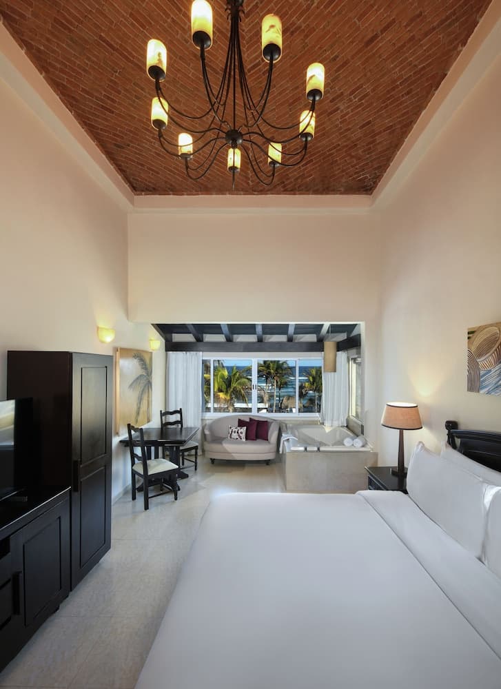 Hidden Beach Resort Au Naturel Adults Only, Catamarán, Cenote, All & More Inclusive