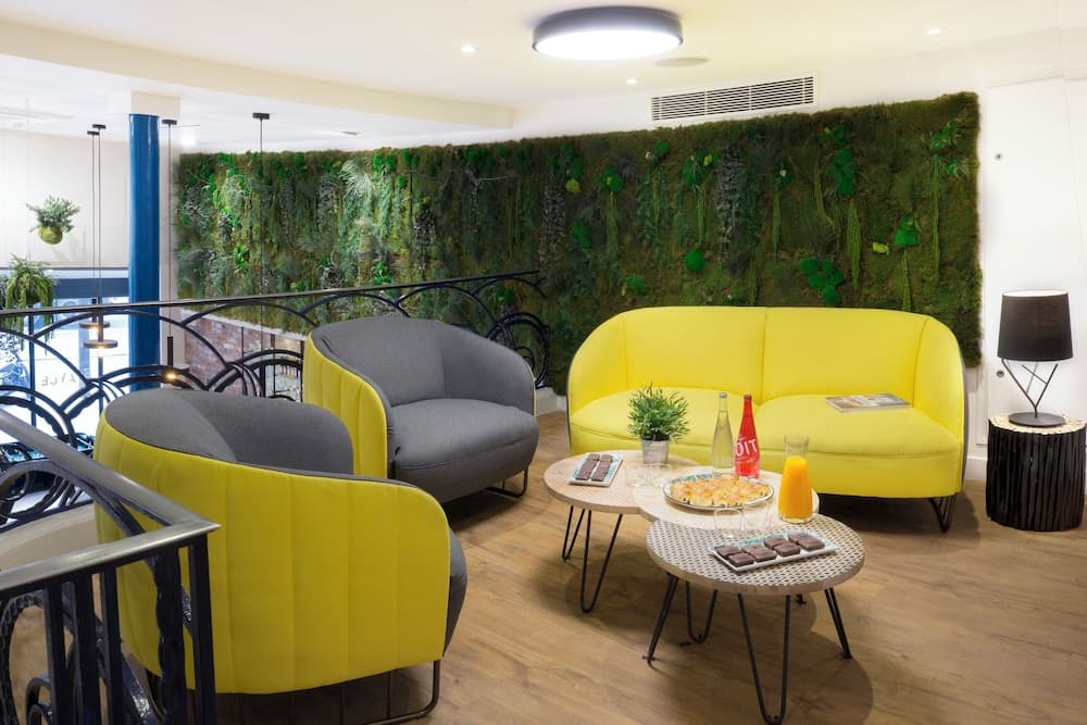 The Playce Hotel & Bar by Happyculture