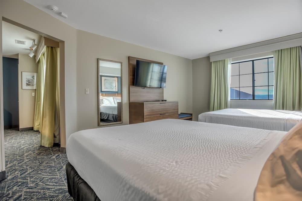 Best Western Hesperia-Victorville Suites