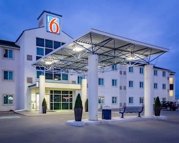 Motel 6 Saskatoon, SK