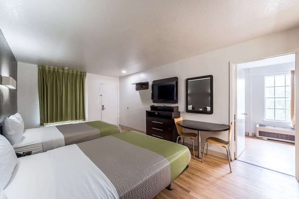 Studio 6 San Antonio, TX - Fort Sam Houston Area