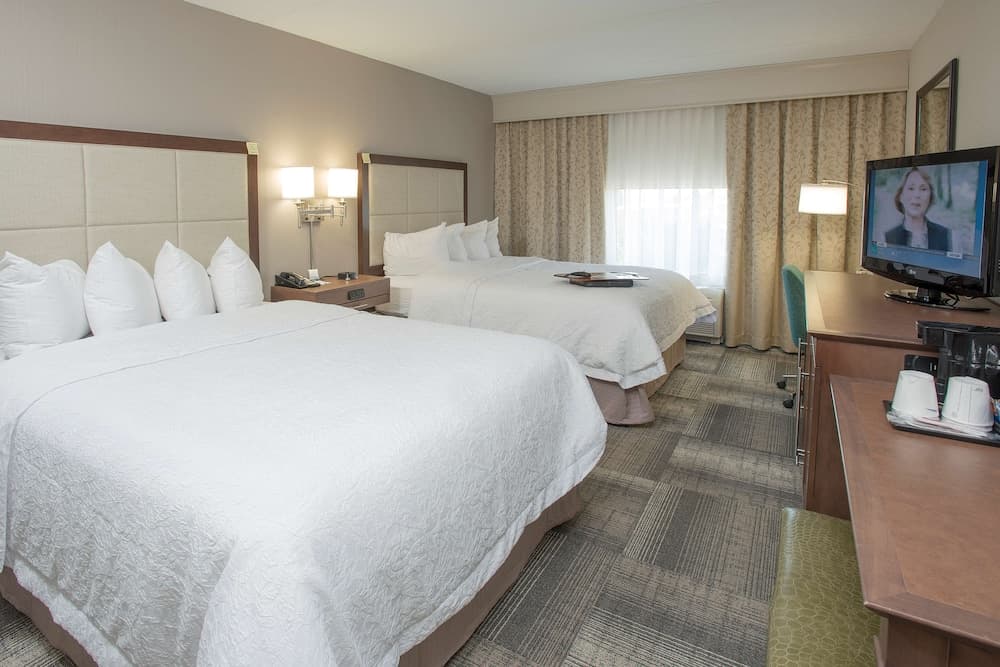 Hampton Inn & Suites Cincinnati-Union Center