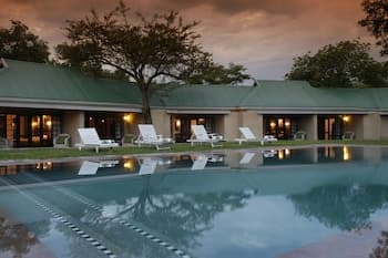 Perry's Bridge Hollow Boutique Hotel