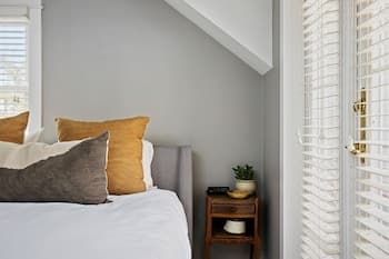 Southmoreland on the Plaza an Urban Inn