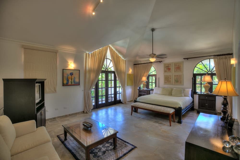 Sea Horse Ranch Luxury Resort