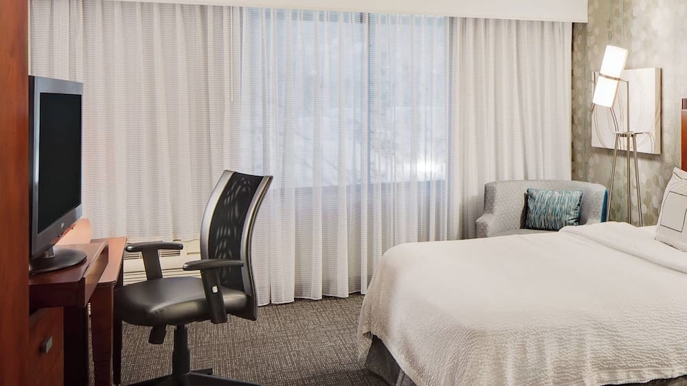 Courtyard by Marriott Pittsburgh West Homestead/Waterfront