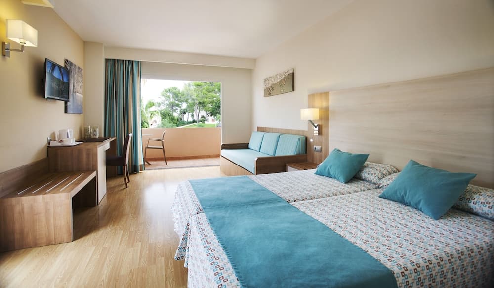 Invisa Hotel Club Cala Blanca