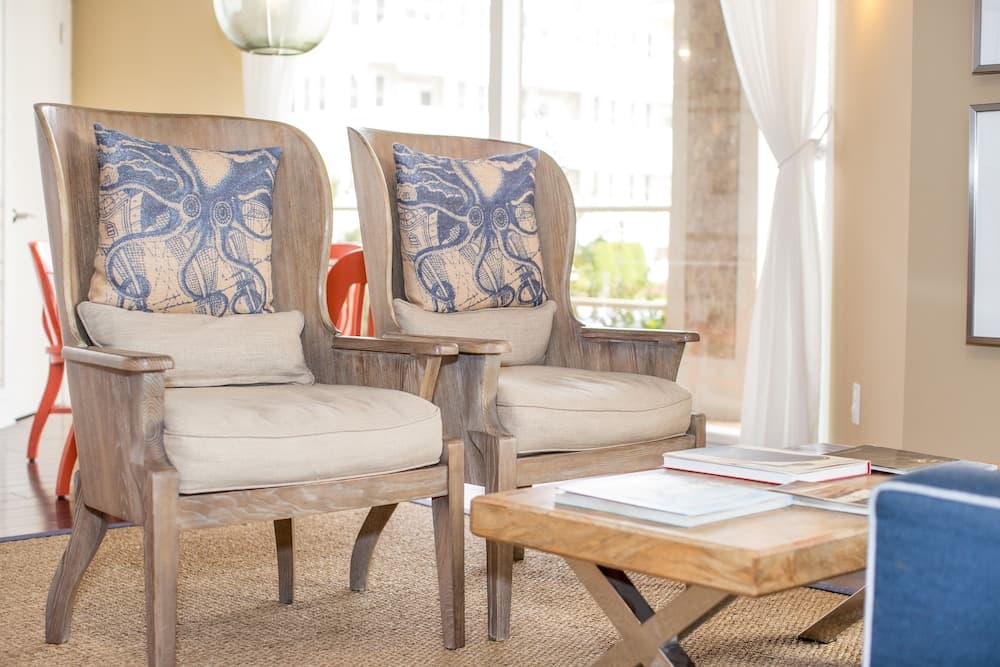 Port Royal Oceanfront Hotel